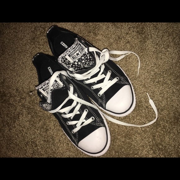 Converse Shoes - New CONVERSE WHITE BLACK LOW TOP Sz 6 men